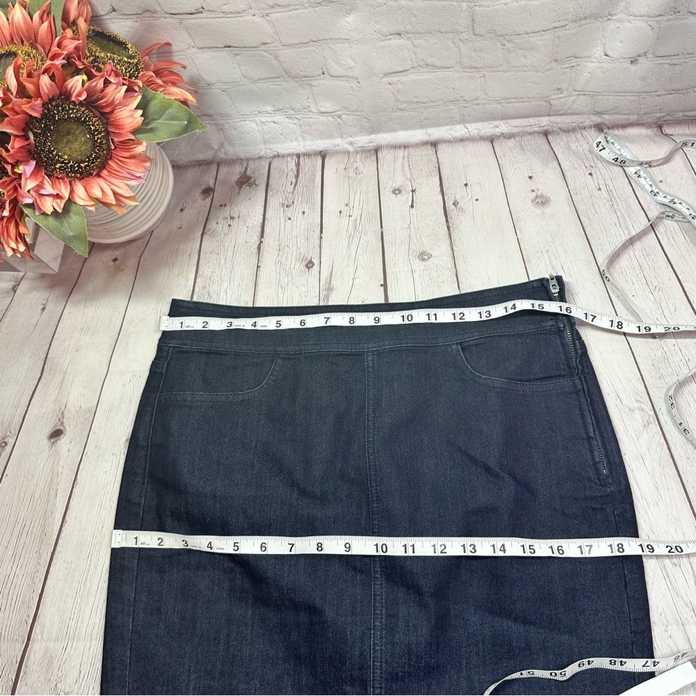 LOFT Dark wash denim Pencil Skirt womens 6 knee legnth minimalist preppy office - Picture 4 of 7